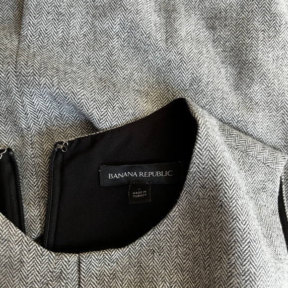 Banana Republic | Women's Pleat Neck Flannel Dress - Picture 12 of 15